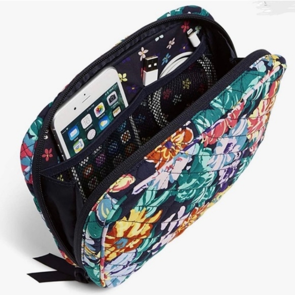 Vera Bradley quilted travel/makeup storage bag